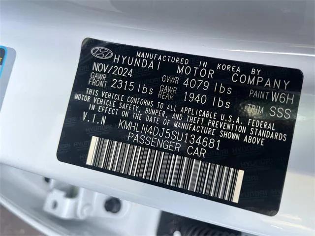 new 2025 Hyundai Elantra car, priced at $31,610