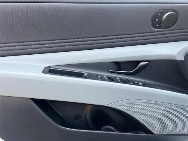 new 2025 Hyundai Elantra car, priced at $31,610
