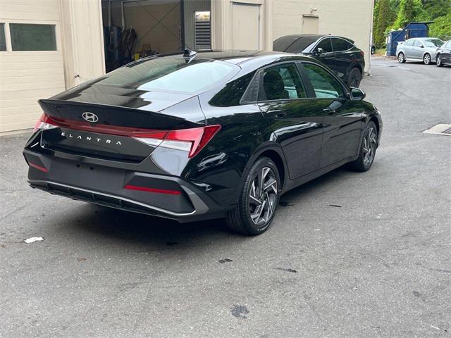 new 2025 Hyundai Elantra car, priced at $25,025