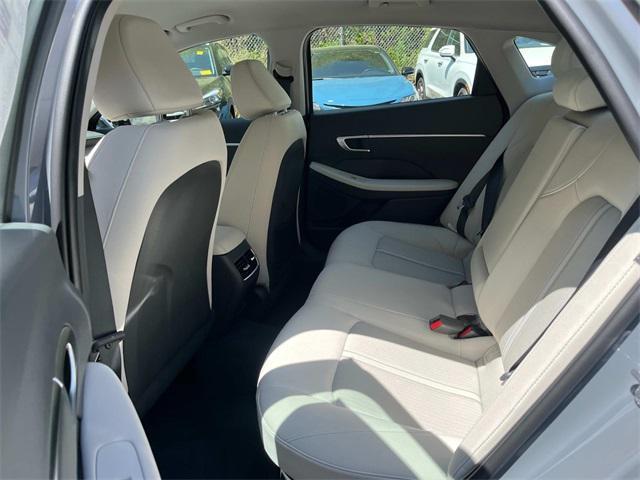 new 2025 Hyundai Sonata Hybrid car, priced at $33,010