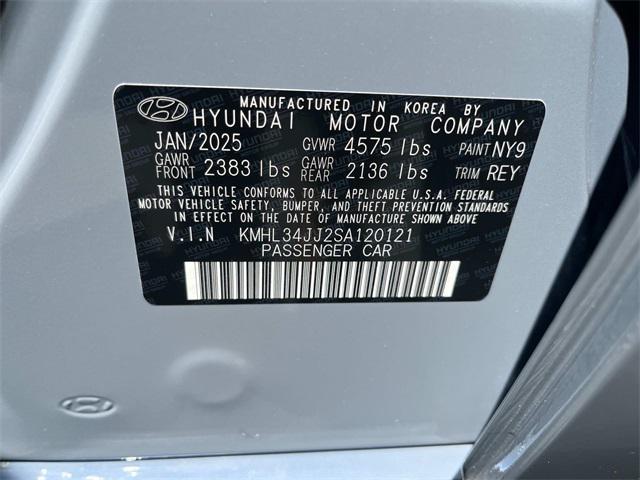 new 2025 Hyundai Sonata Hybrid car, priced at $33,010
