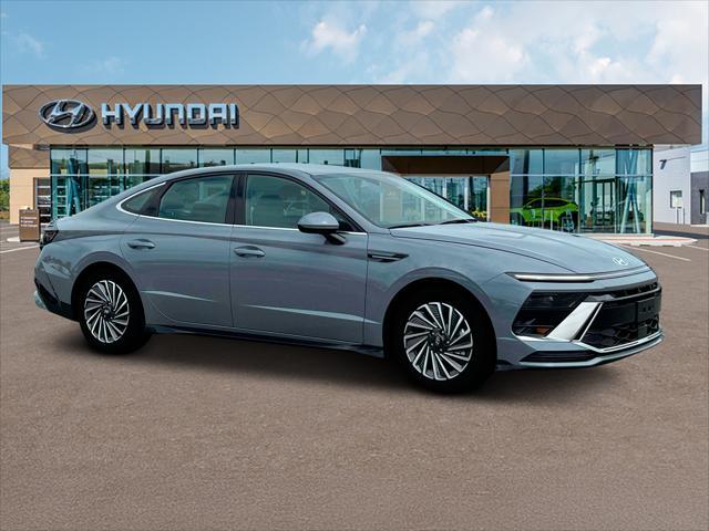 new 2025 Hyundai Sonata Hybrid car, priced at $33,010