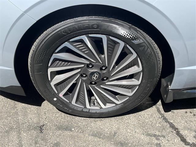 new 2025 Hyundai Sonata Hybrid car, priced at $33,010