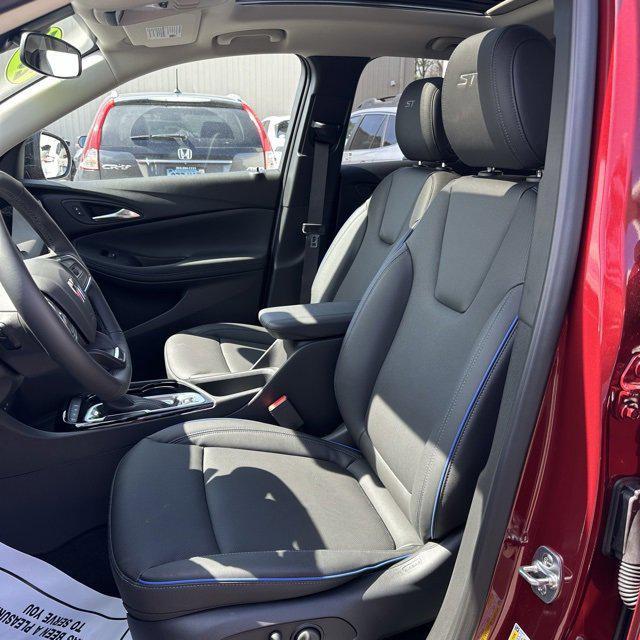 used 2025 Buick Encore GX car, priced at $32,923