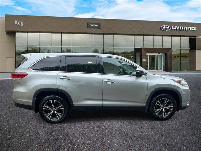 used 2019 Toyota Highlander car, priced at $21,990
