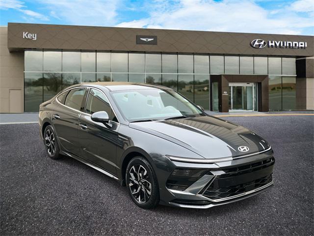 new 2024 Hyundai Sonata car, priced at $29,123