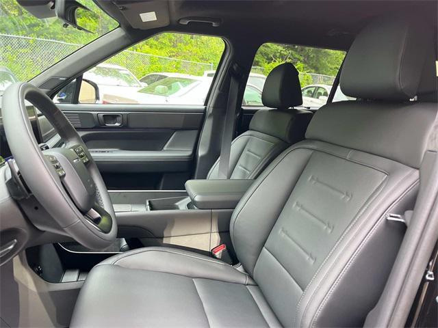new 2025 Hyundai SANTA FE HEV car, priced at $50,275