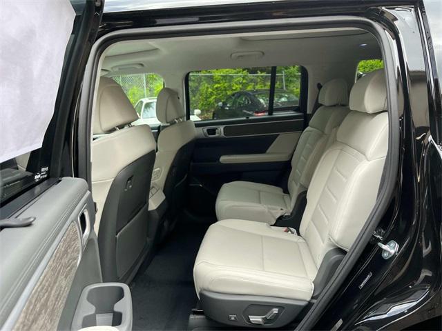 new 2025 Hyundai SANTA FE HEV car, priced at $52,065