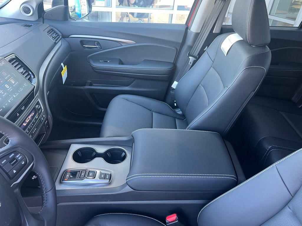 new 2025 Honda Ridgeline car, priced at $45,135