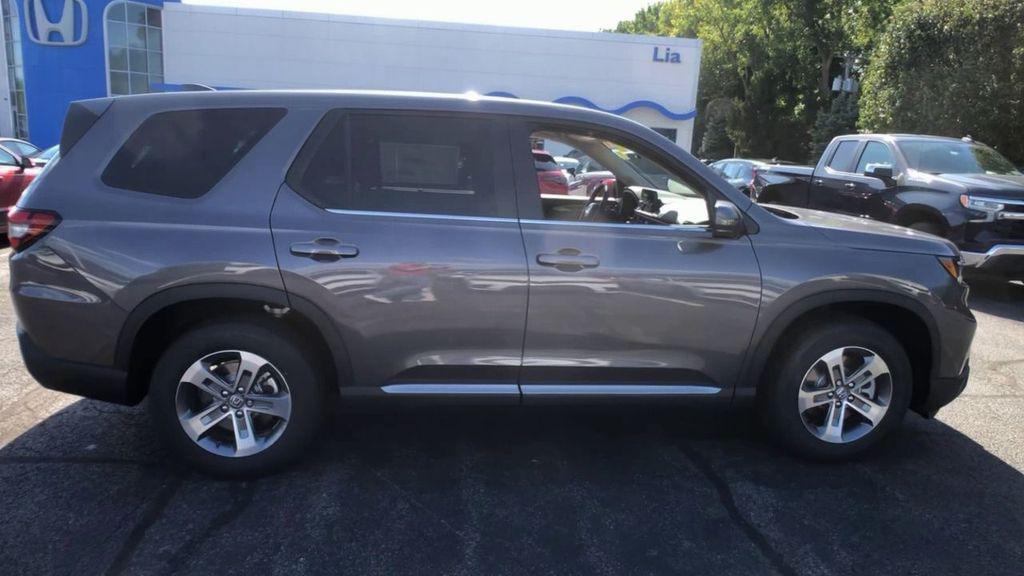 new 2025 Honda Pilot car, priced at $47,825