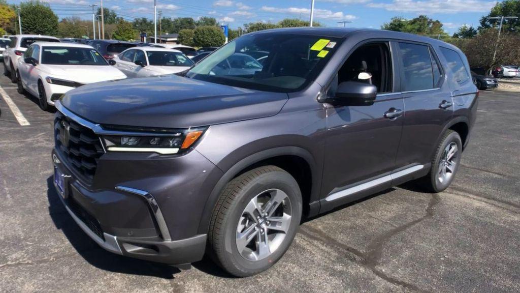new 2025 Honda Pilot car, priced at $47,825