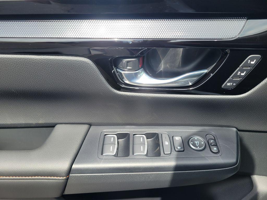 new 2026 Honda CR-V Hybrid car, priced at $43,700