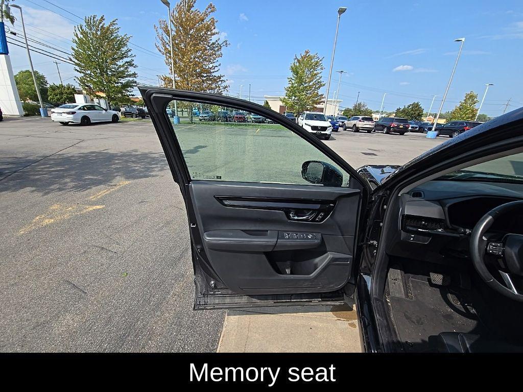 used 2025 Honda CR-V car, priced at $32,428