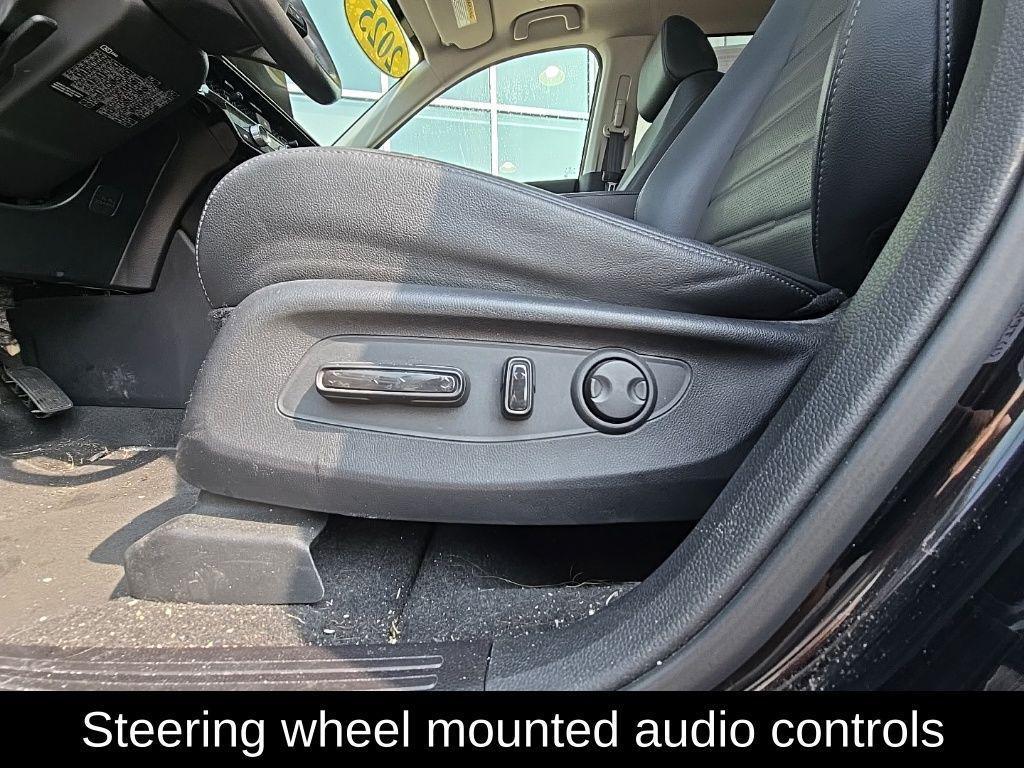 used 2025 Honda CR-V car, priced at $32,428