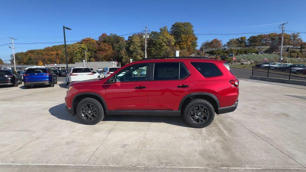 new 2025 Honda Pilot car, priced at $51,350