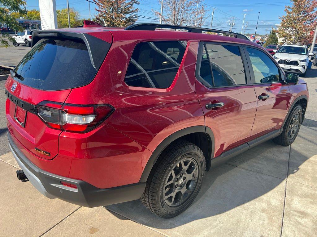 new 2025 Honda Pilot car, priced at $51,305