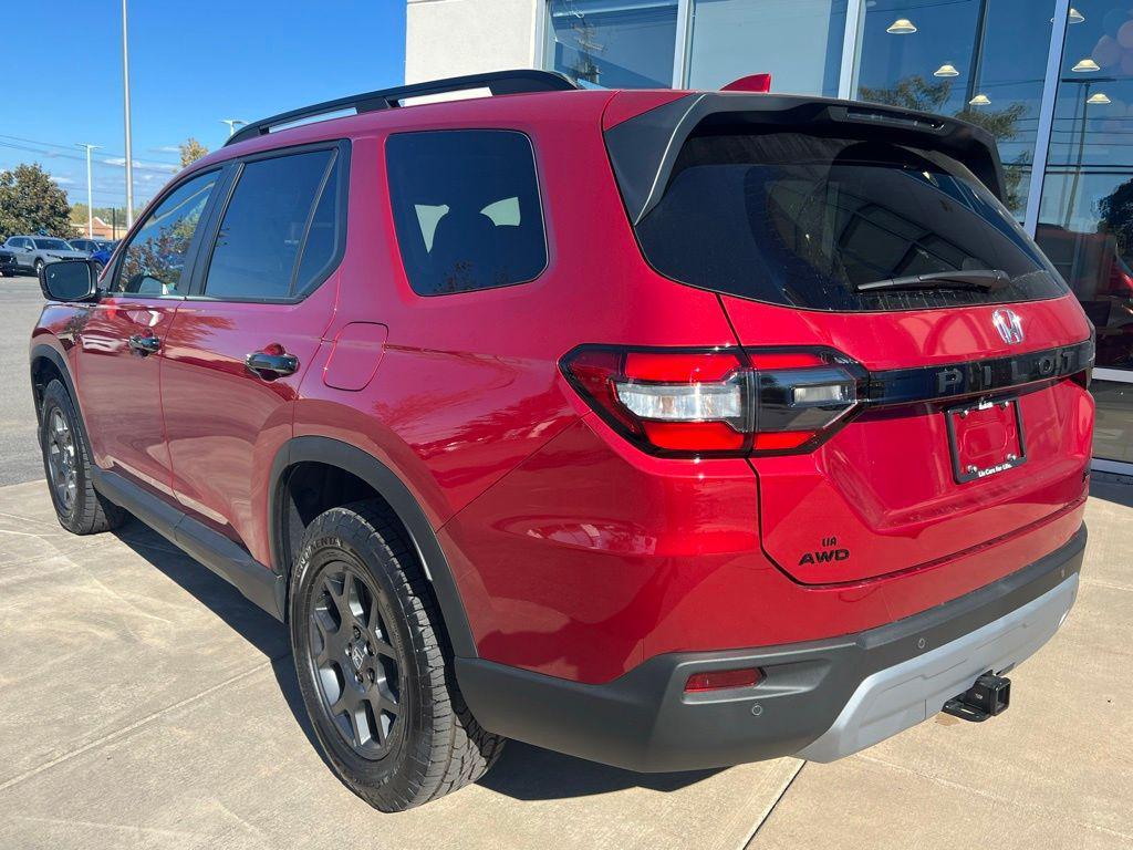new 2025 Honda Pilot car, priced at $51,305