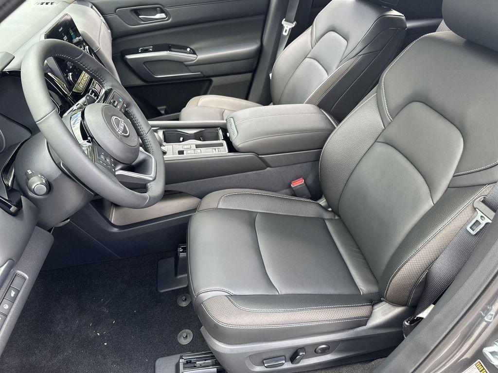 new 2025 Nissan Pathfinder car, priced at $35,827
