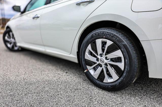 new 2025 Nissan Altima car, priced at $25,701