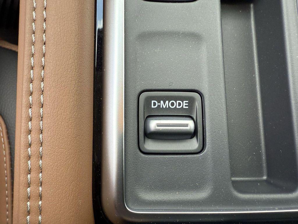 new 2025 Nissan Pathfinder car, priced at $48,176