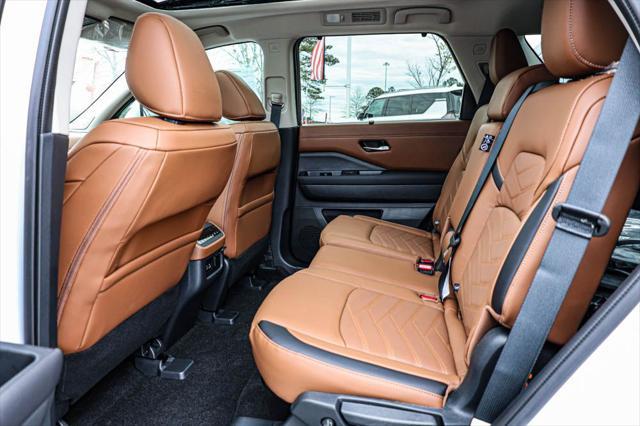 new 2025 Nissan Pathfinder car, priced at $49,097