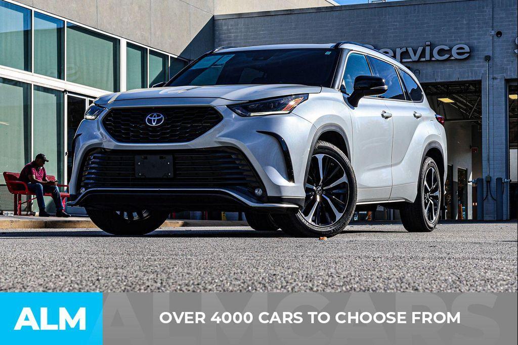 used 2022 Toyota Highlander car, priced at $37,970