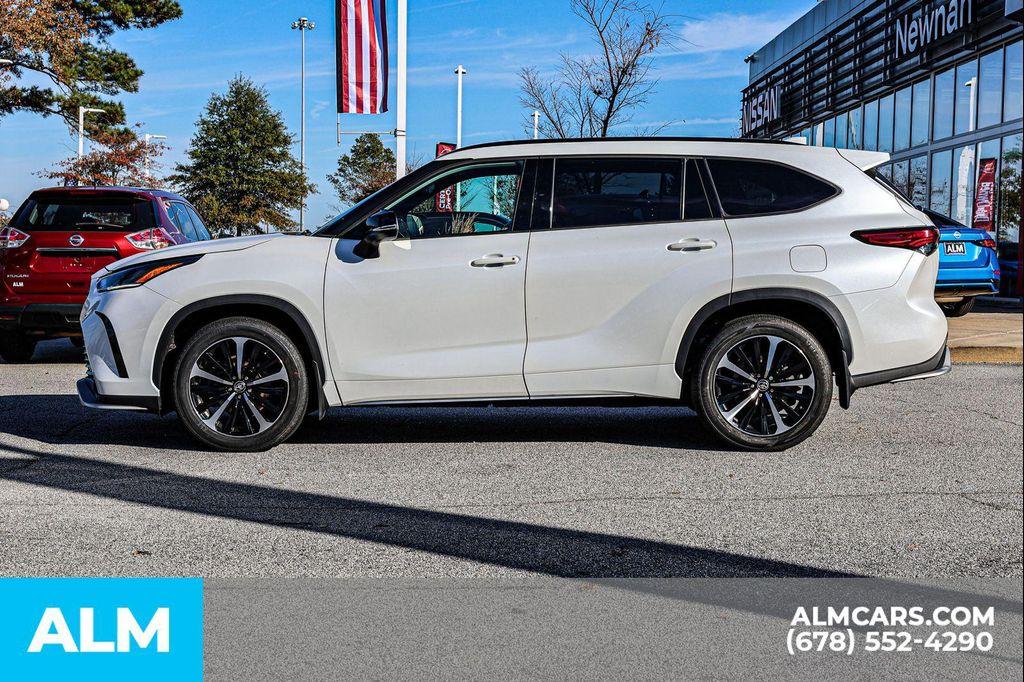 used 2022 Toyota Highlander car, priced at $37,970