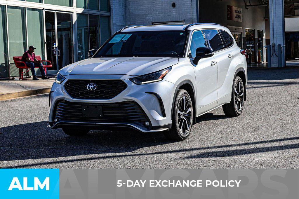 used 2022 Toyota Highlander car, priced at $37,970