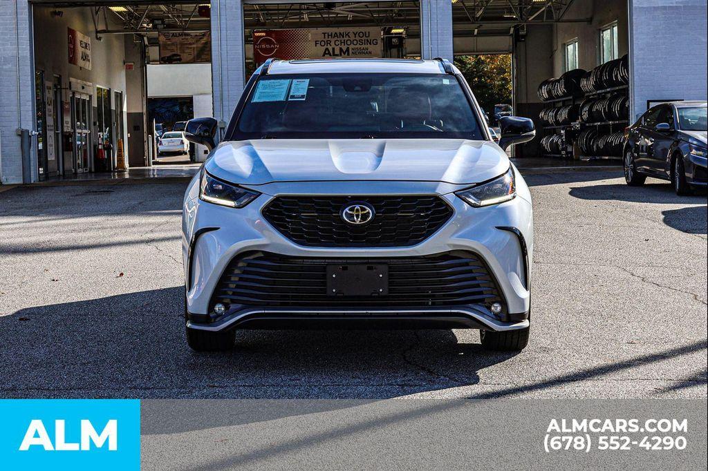 used 2022 Toyota Highlander car, priced at $37,970