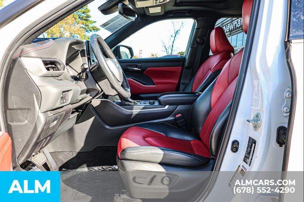 used 2022 Toyota Highlander car, priced at $37,970