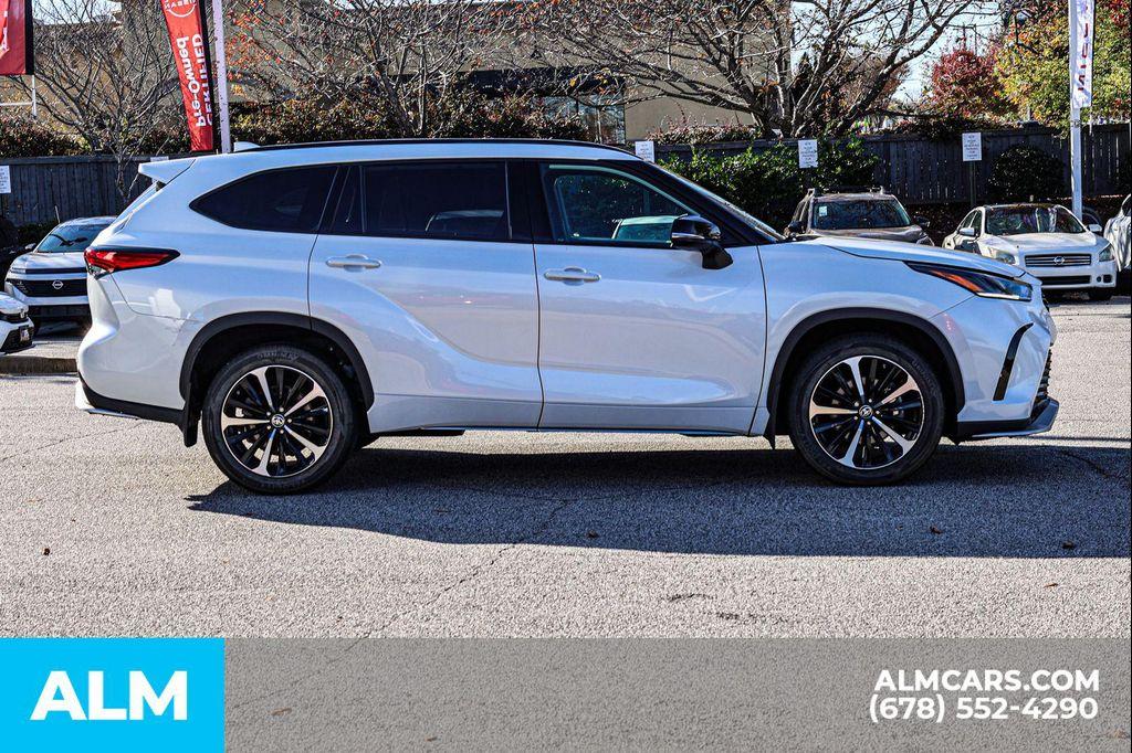 used 2022 Toyota Highlander car, priced at $37,970