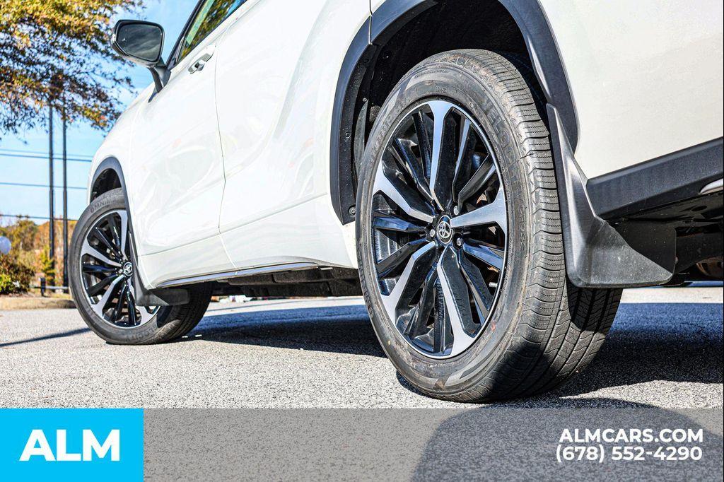 used 2022 Toyota Highlander car, priced at $37,970