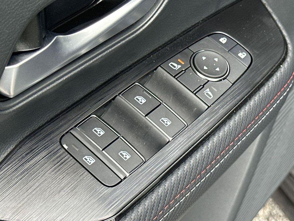 new 2025 Nissan Kicks car, priced at $26,581