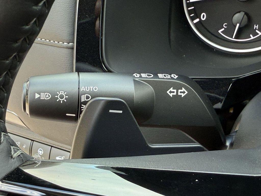 new 2025 Nissan Pathfinder car, priced at $43,477