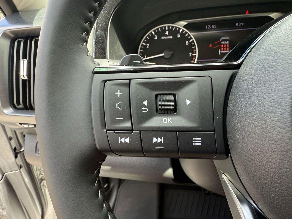 new 2025 Nissan Pathfinder car, priced at $35,827