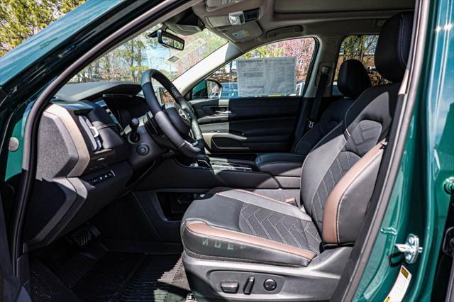 new 2025 Nissan Pathfinder car, priced at $47,561