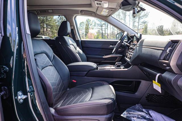 new 2025 Nissan Pathfinder car, priced at $47,561