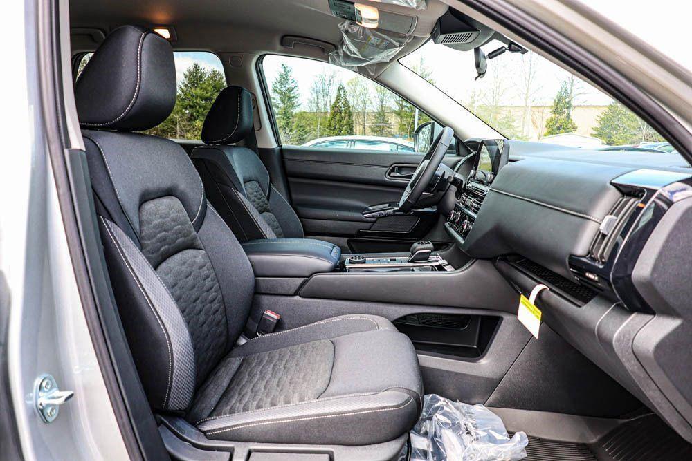 new 2025 Nissan Pathfinder car, priced at $40,022
