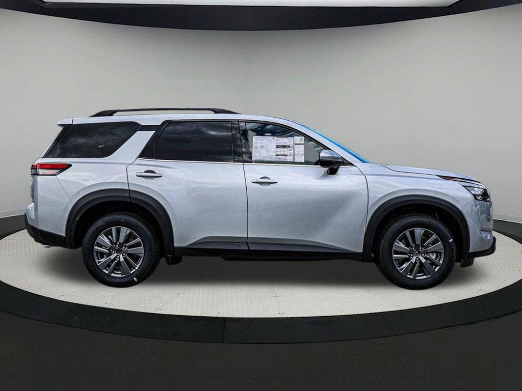 new 2025 Nissan Pathfinder car, priced at $40,022
