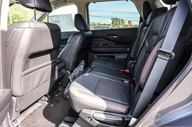 new 2025 Nissan Pathfinder car, priced at $47,071