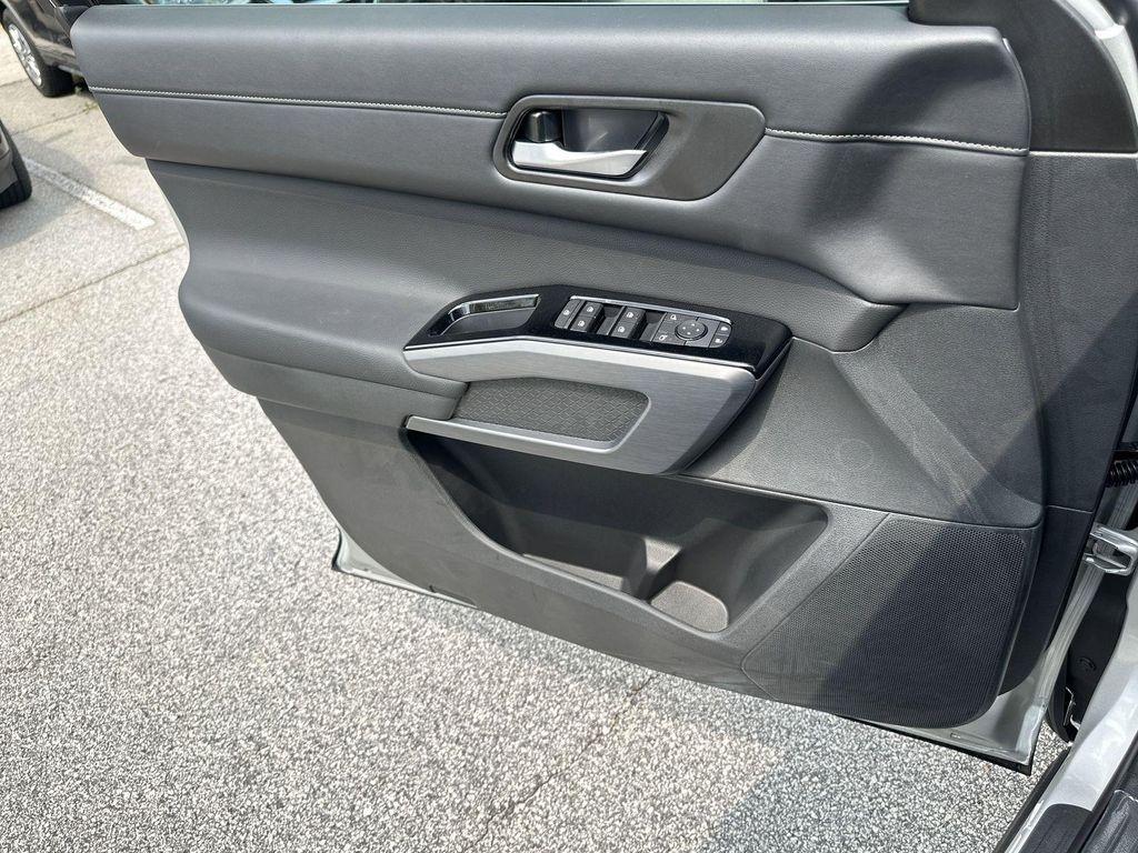 new 2025 Nissan Pathfinder car, priced at $36,050