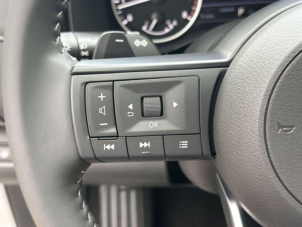 new 2025 Nissan Pathfinder car, priced at $39,904