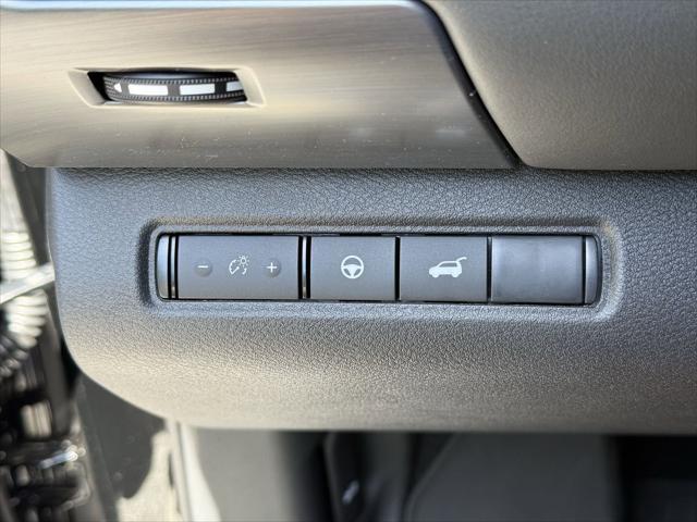 new 2025 Nissan Pathfinder car, priced at $42,250