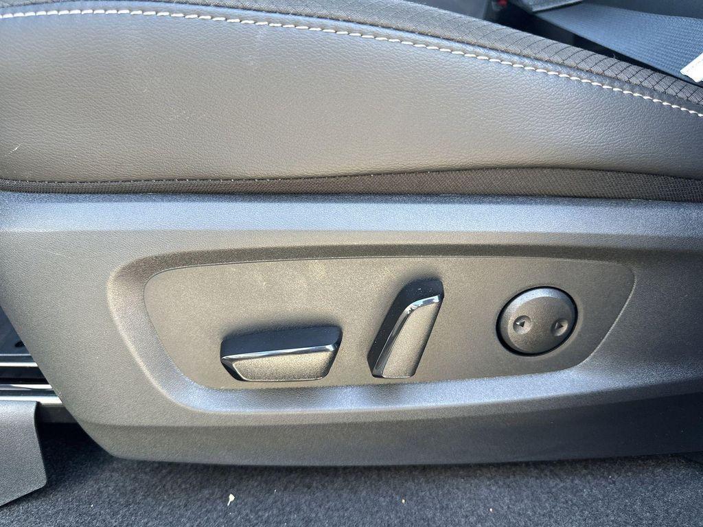 new 2025 Nissan Pathfinder car, priced at $35,827