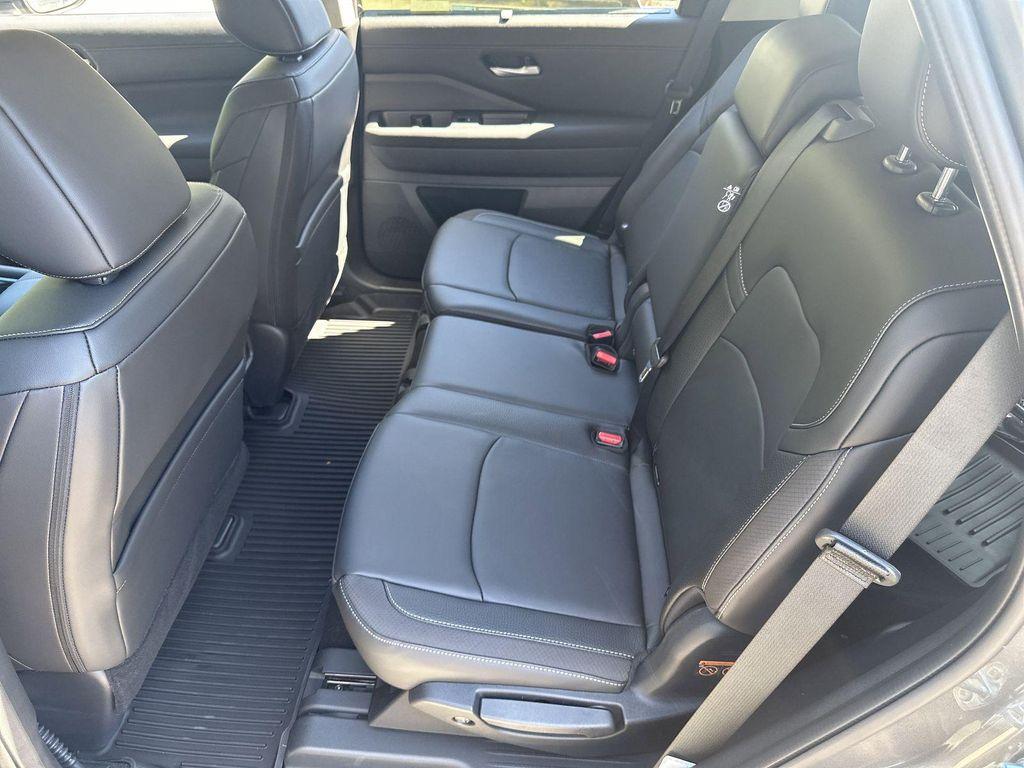 new 2025 Nissan Pathfinder car, priced at $35,827