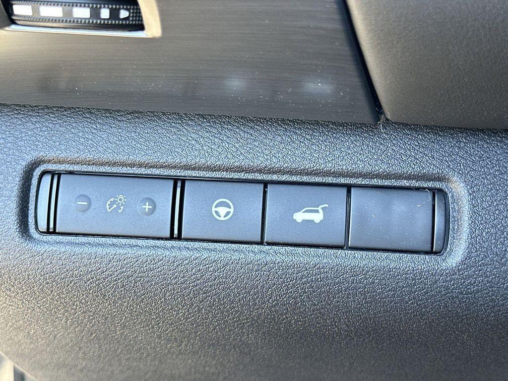 new 2025 Nissan Pathfinder car, priced at $35,827