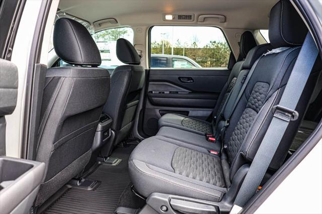 new 2025 Nissan Pathfinder car, priced at $40,183
