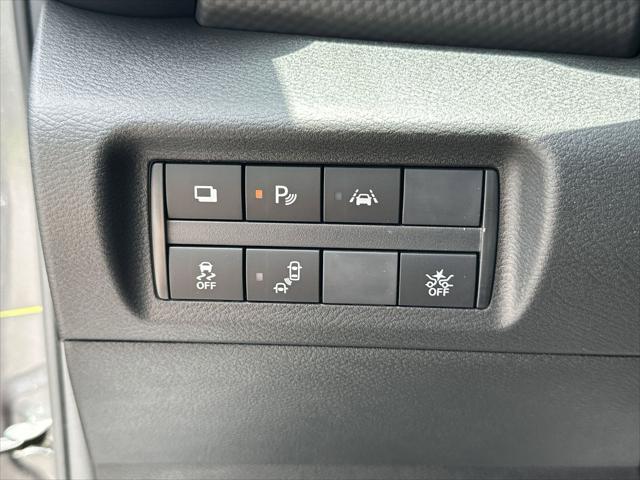 new 2025 Nissan Kicks car, priced at $22,125