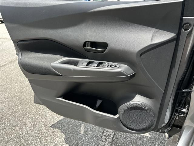 new 2025 Nissan Kicks car, priced at $22,125
