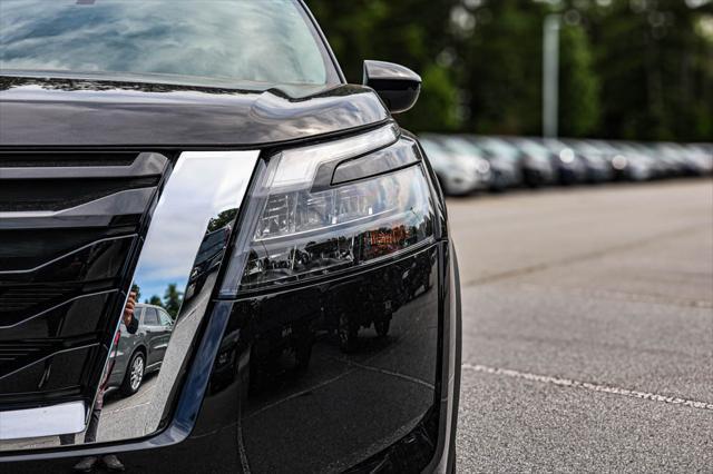 new 2024 Nissan Pathfinder car, priced at $32,450